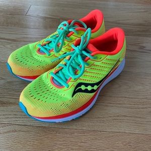 Saucony Running Shoes Sneakers Neon Yellow Size 9.5 Like New